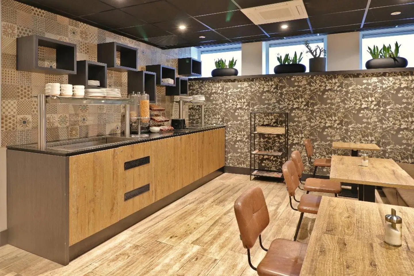 Inner Bar