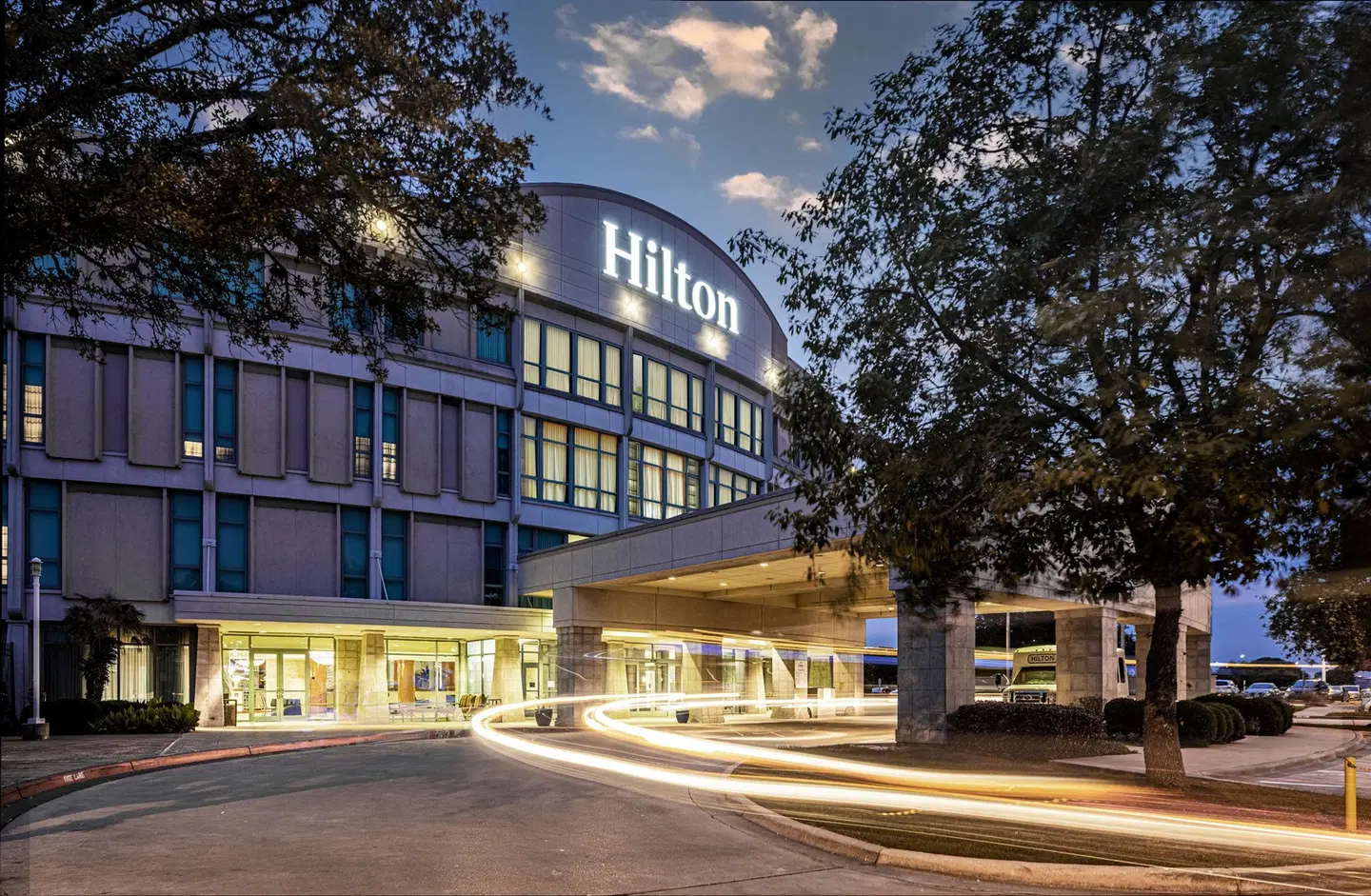 Hilton Austin Airport EXTERIOR