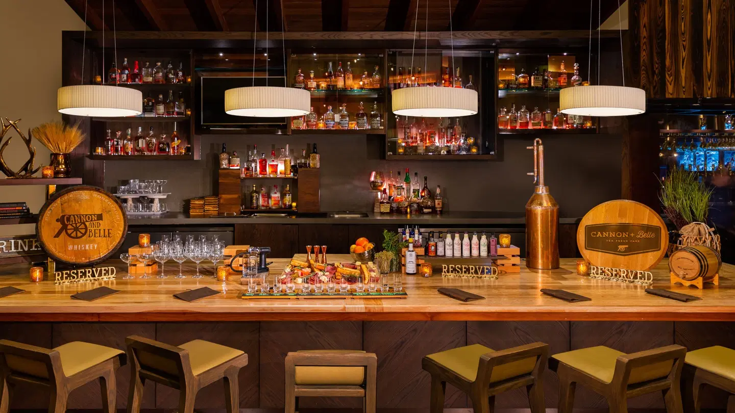 Hilton Austin Bar