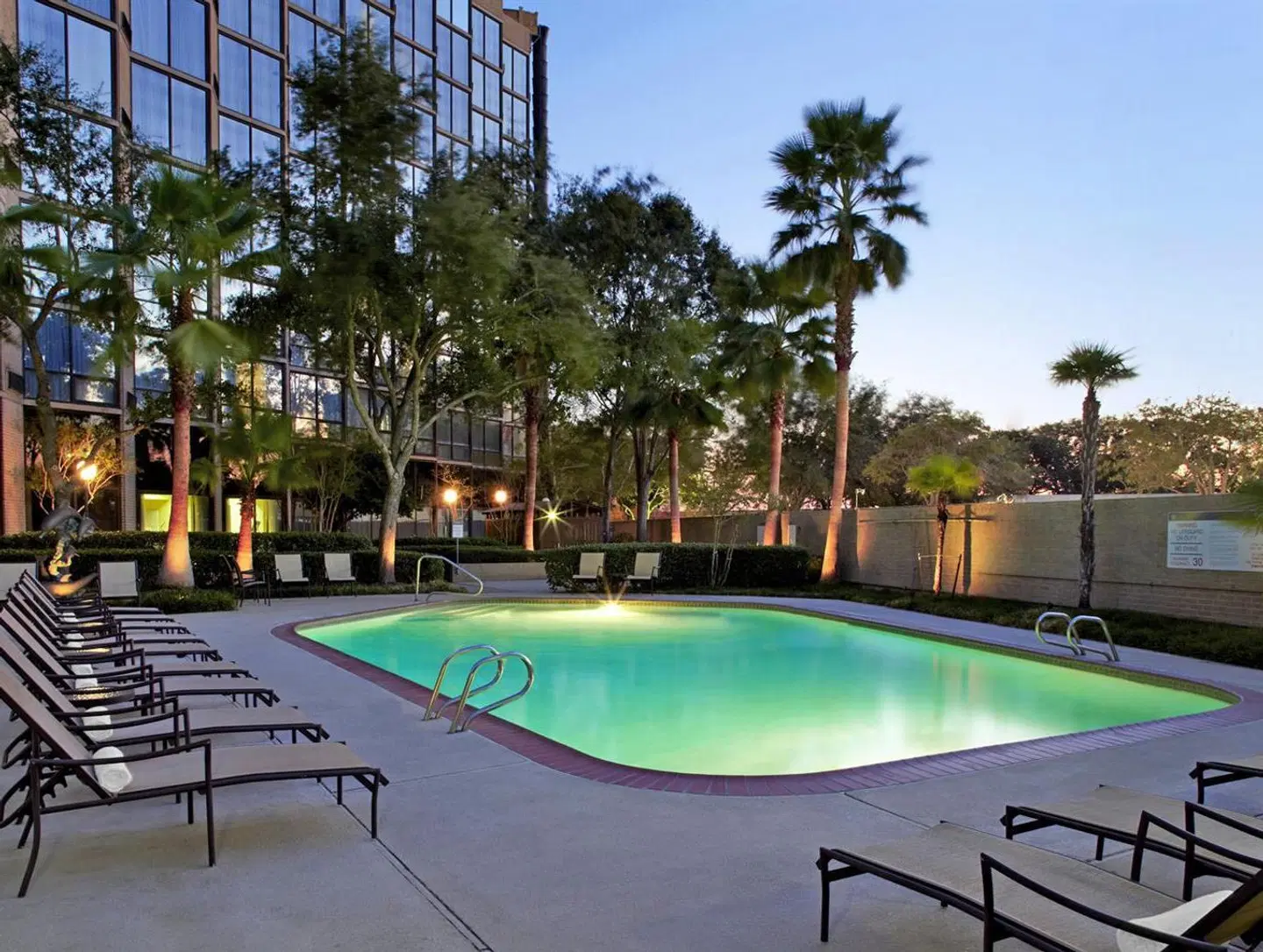 Sheraton Houston Brookhollow OUTDOOR_POOL