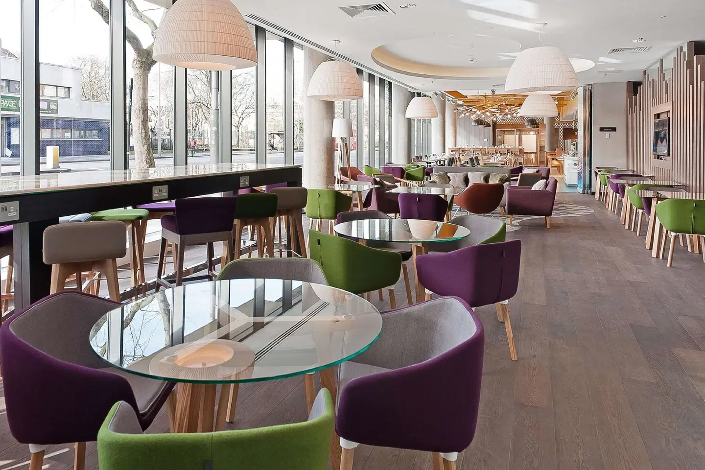 Hampton by Hilton London Waterloo Bar