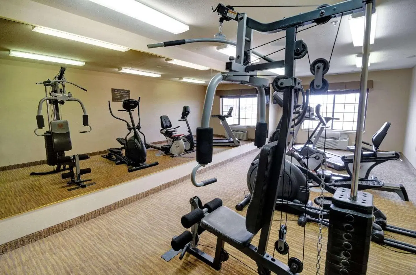Comfort Inn & Suites SPORTS_AND_LEISURE
