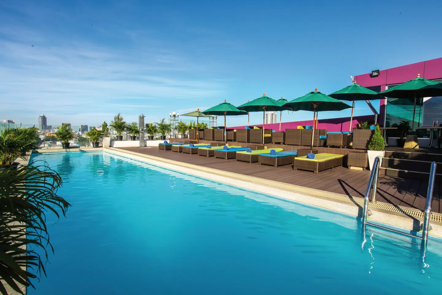 Hotel Royal Bangkok OUTDOOR_POOL