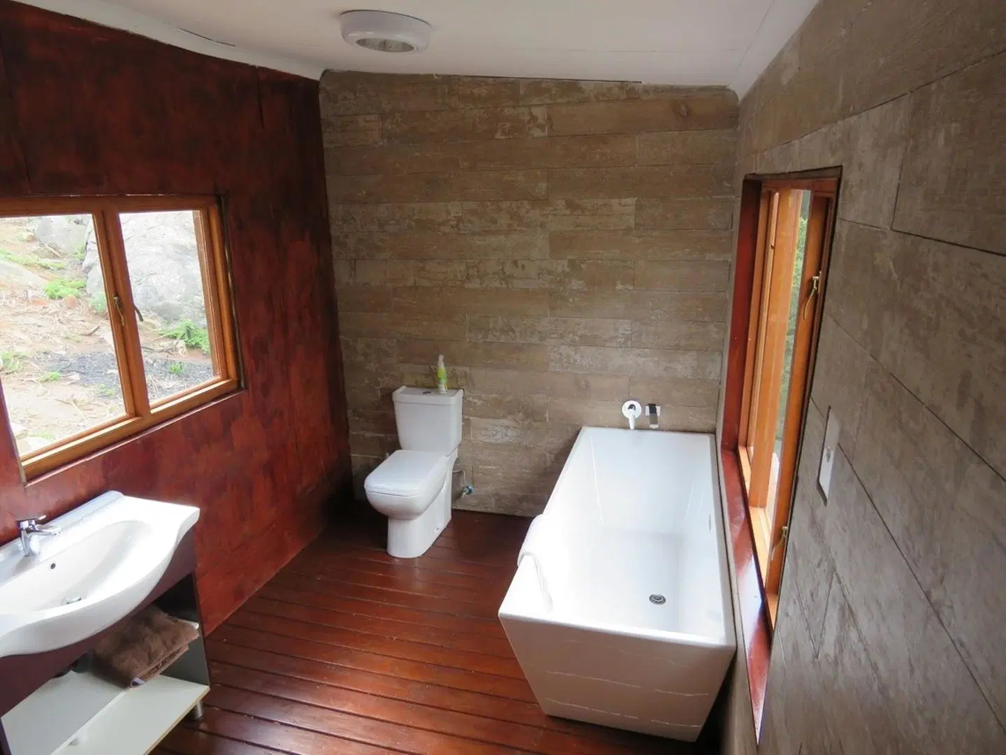 Amafu Forest Lodge Badezimmer