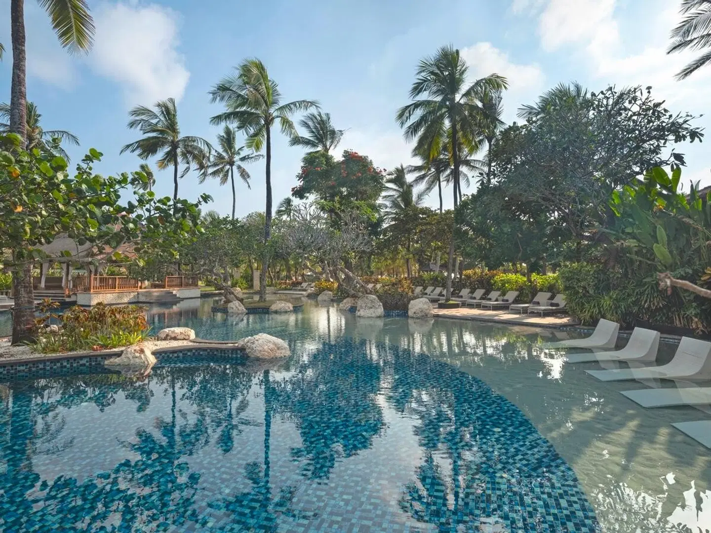 Nusa Dua Beach Hotel & Spa OUTDOOR_POOL