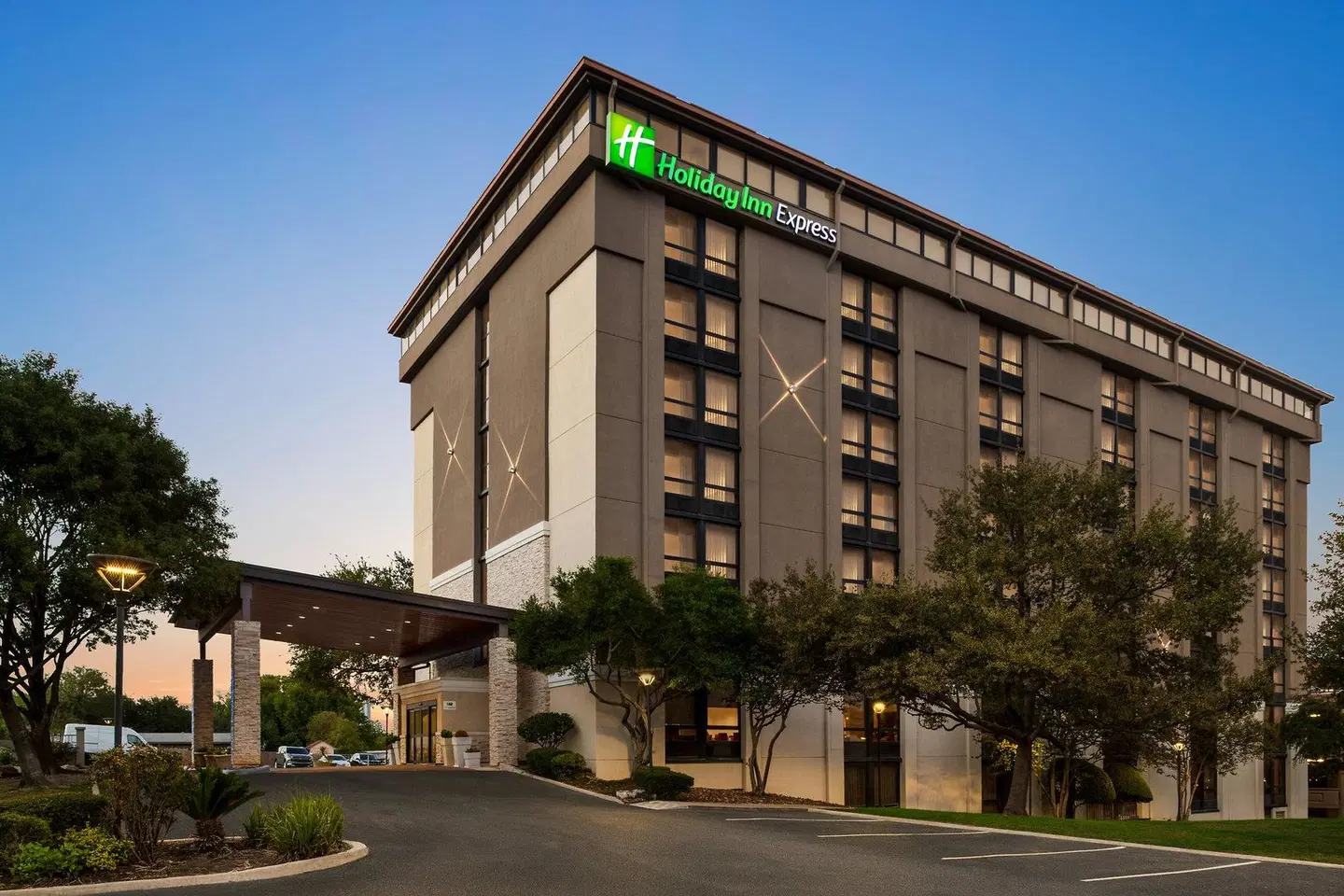 Holiday Inn Express San Antonio-Airport by IHG EXTERIOR