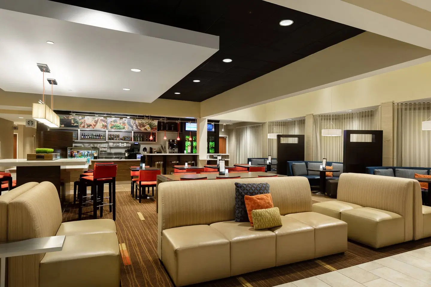 Courtyard by Marriott Dallas-Fort Worth/Bedford Bar