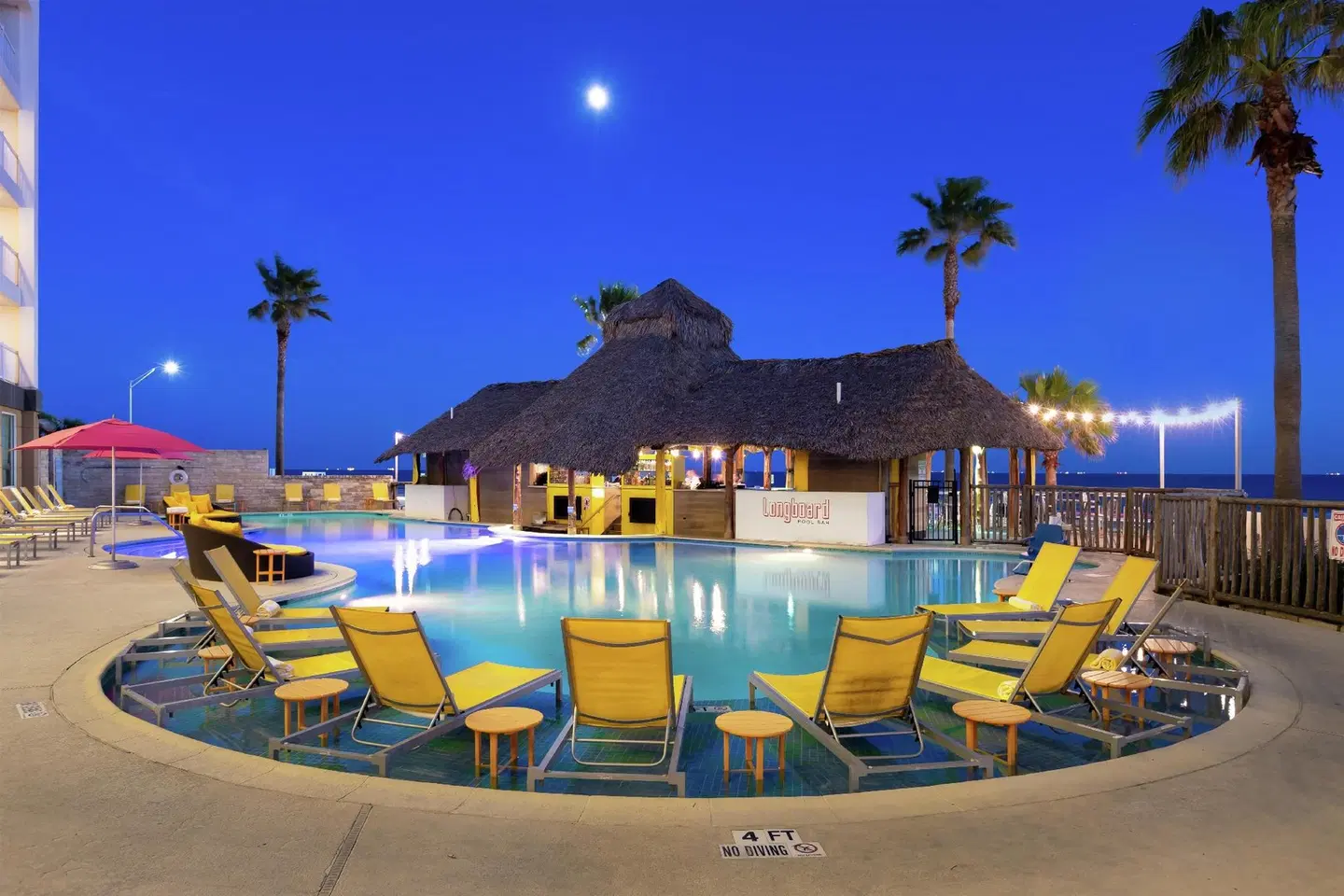 DoubleTree by Hilton Galveston Beach OUTDOOR_POOL