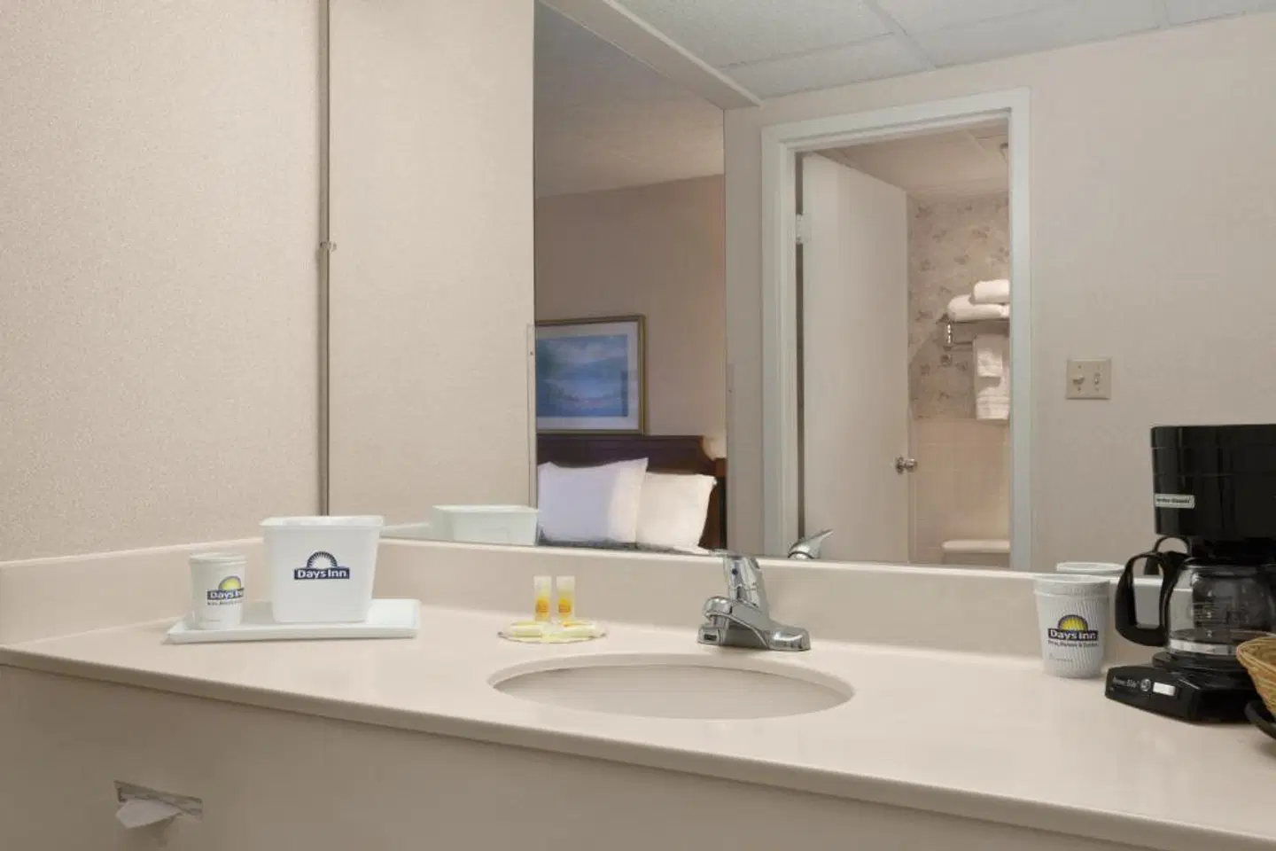 Days Inn by Wyndham Reading Wyomissing Badezimmer