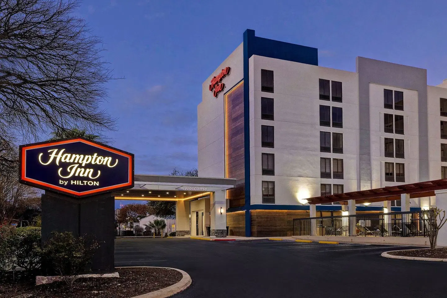 Hampton Inn San Antonio Downtown EXTERIOR