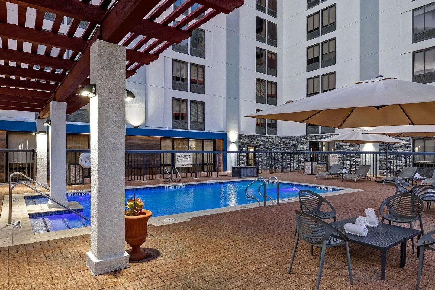 Hampton Inn San Antonio Downtown EXTERIOR