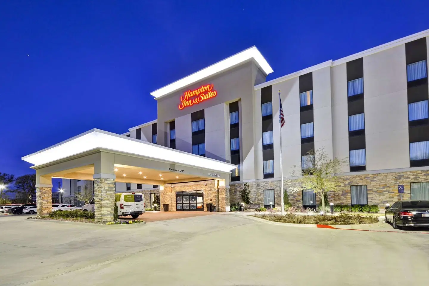 Hampton Inn & Suites Dallas/Plano-East EXTERIOR