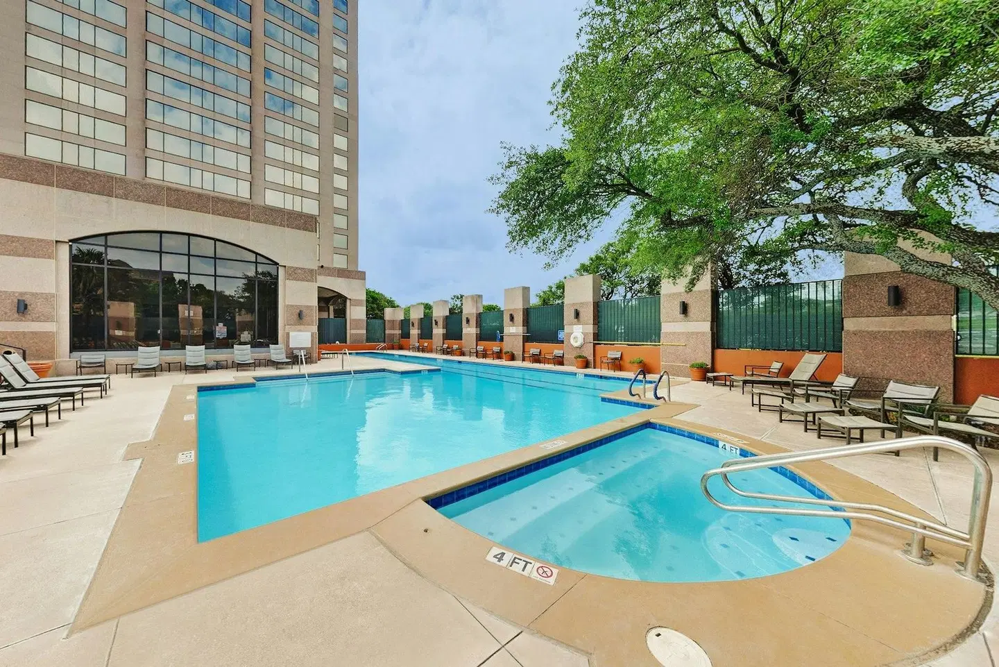 Omni San Antonio Hotel at the Colonnade OUTDOOR_POOL