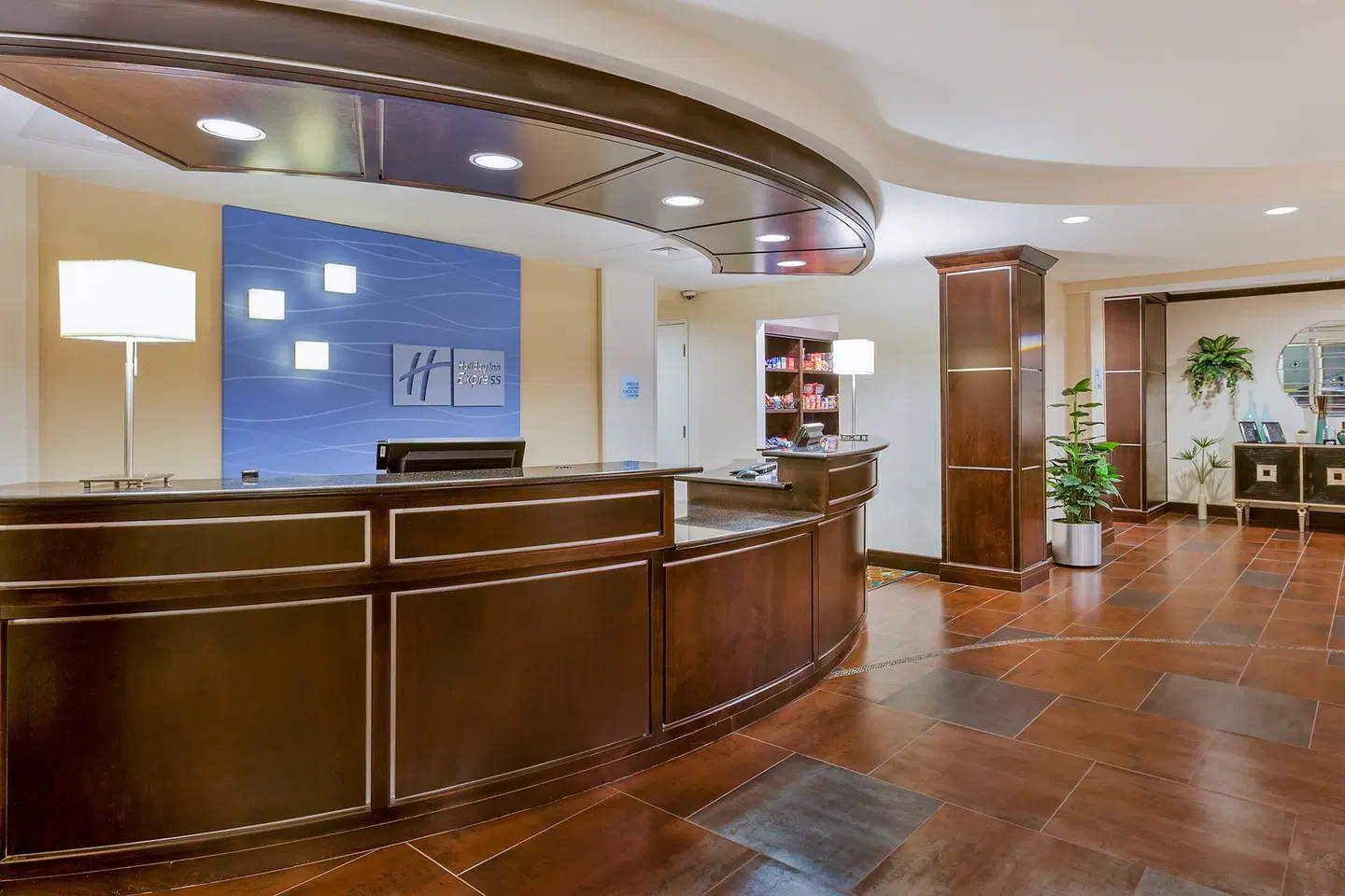 Holiday Inn Express & Suites Alpine Southeast by IHG LOUNGE_LOBBY