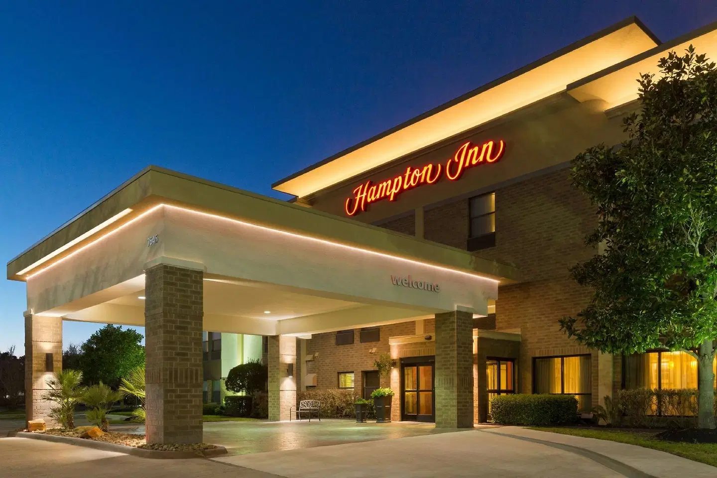 Hampton Inn Houston-Willowbrook Mall EXTERIOR
