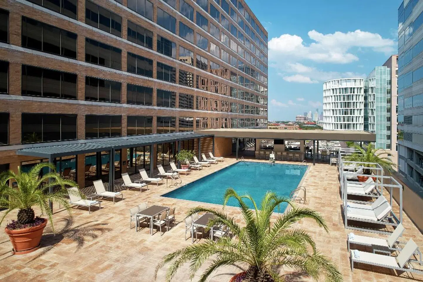 Hilton Houston Plaza/Medical Center OUTDOOR_POOL
