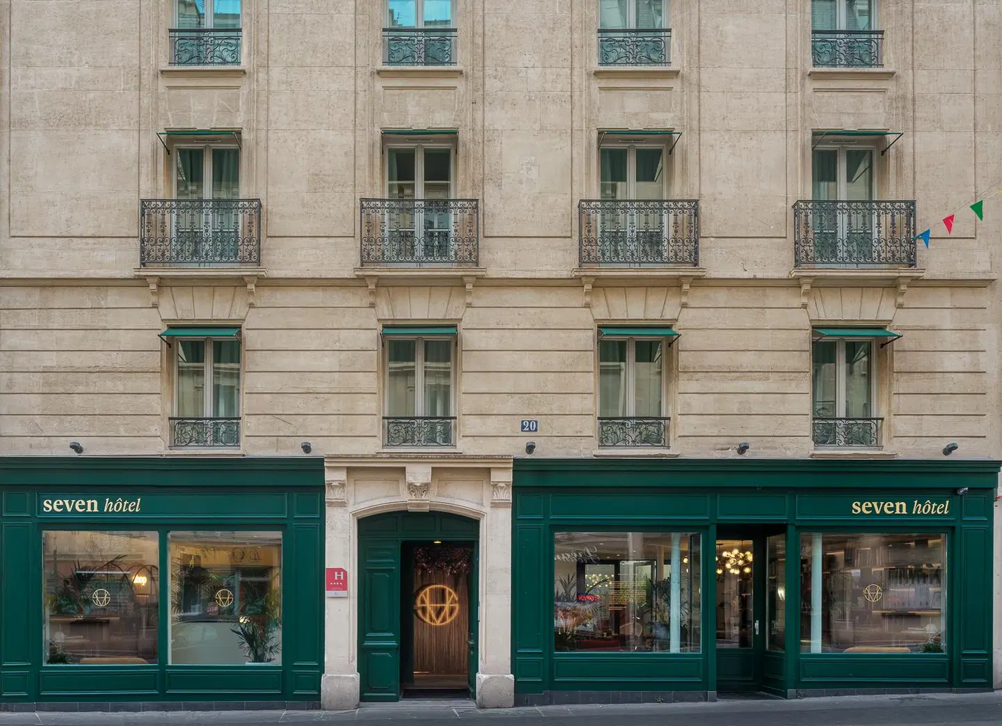 Seven EXTERIOR