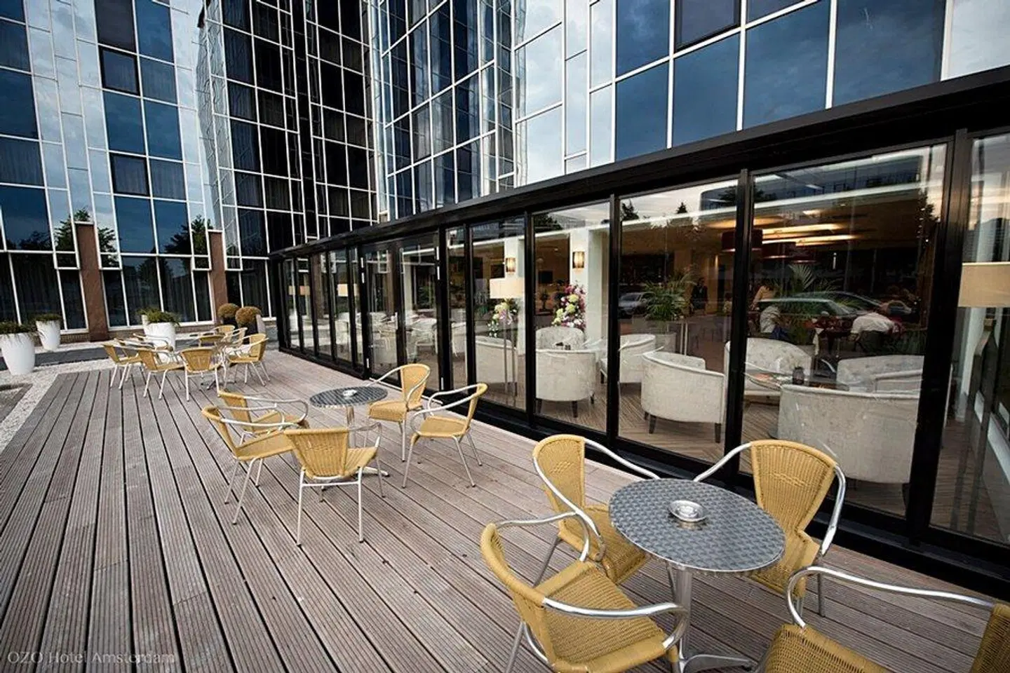Ozo Hotel Amsterdam Terrasse