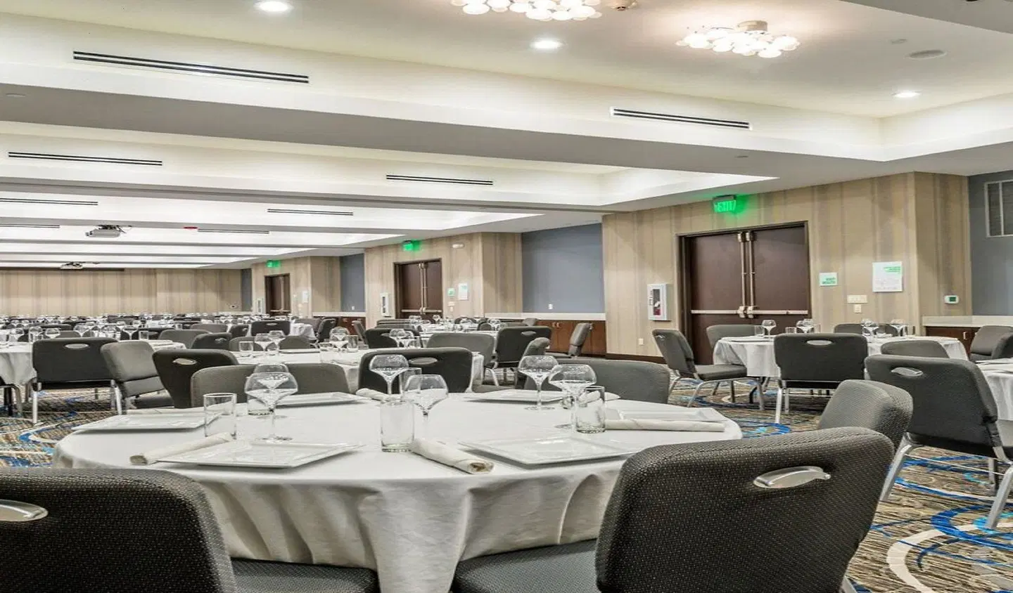 Holiday Inn Austin Airport by IHG Restaurant