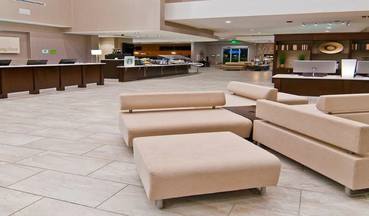 Holiday Inn Austin Airport by IHG LOUNGE_LOBBY