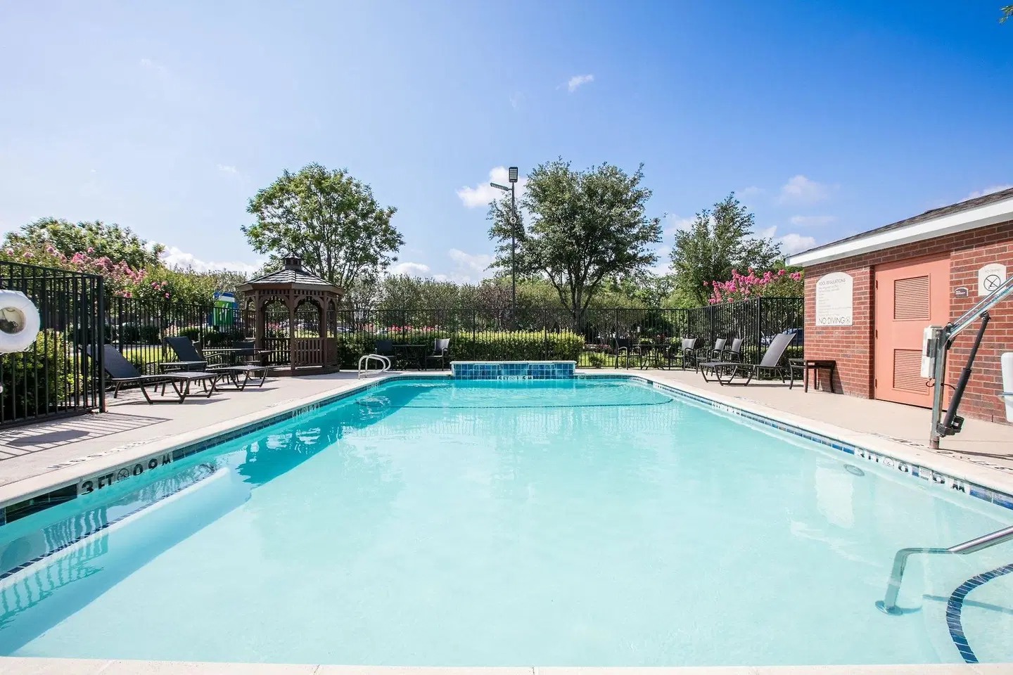 Holiday Inn Express & Suites Dallas - Grand Prairie I-20 by IHG OUTDOOR_POOL