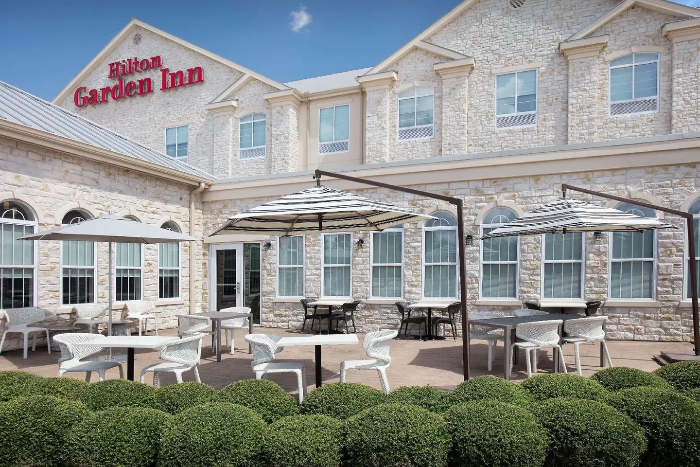 Hilton Garden Inn Granbury EXTERIOR