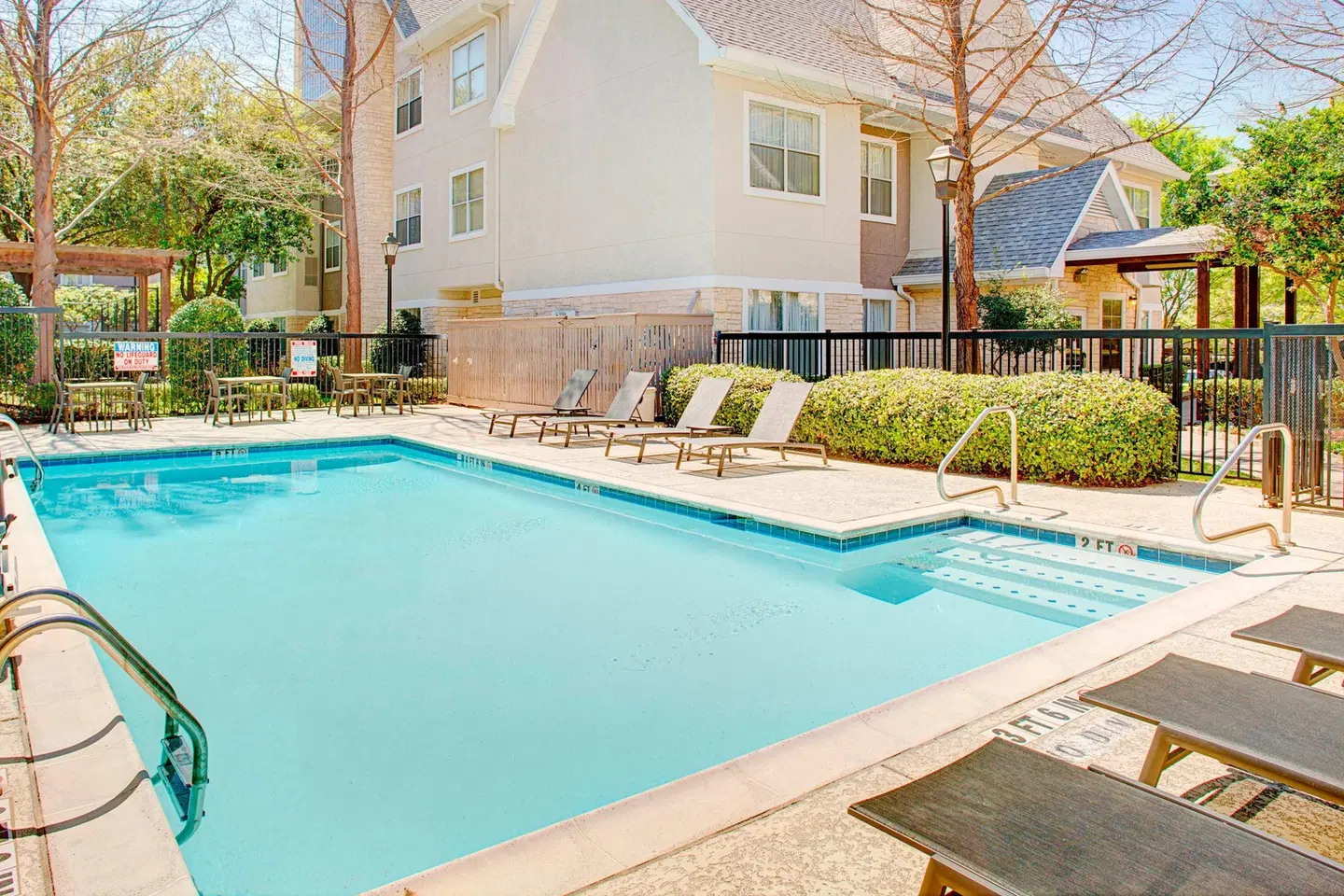 Residence Inn by Marriott Dallas Park Central OUTDOOR_POOL