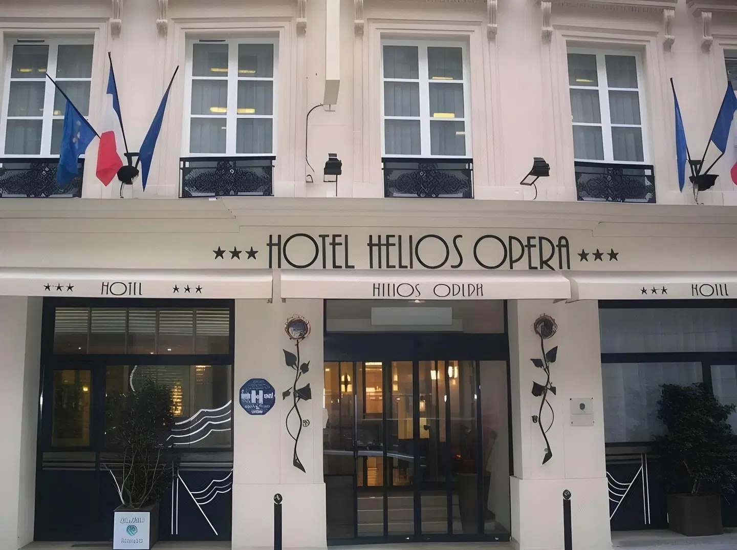 Hélios Opéra EXTERIOR