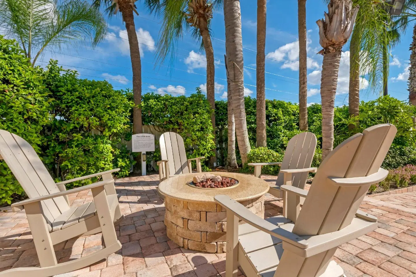 Orlandos Sunshine Resort Terrasse