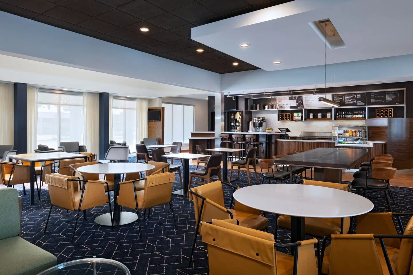 Courtyard by Marriott Dallas Richardson at Spring Valley Bar