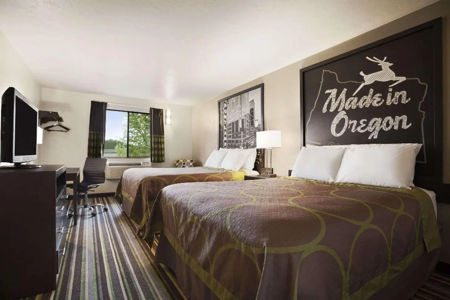 Super 8 Portland Airport ROOM_EXAMPLE