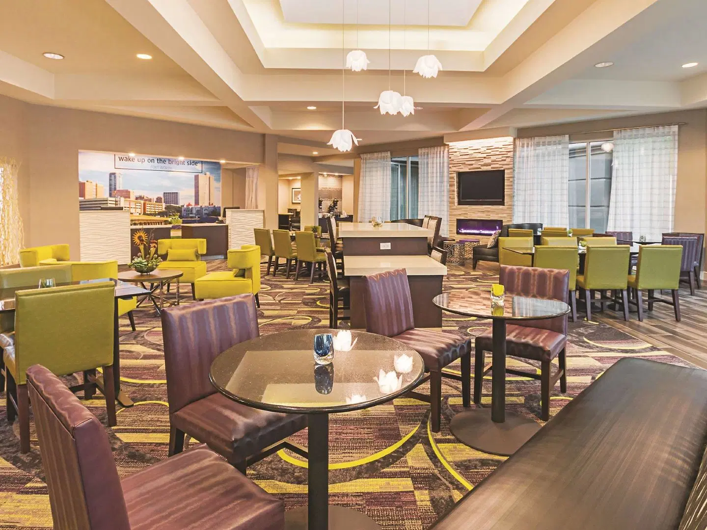 La Quinta Inn & Suites by Wyndham Fort Worth City View Bar