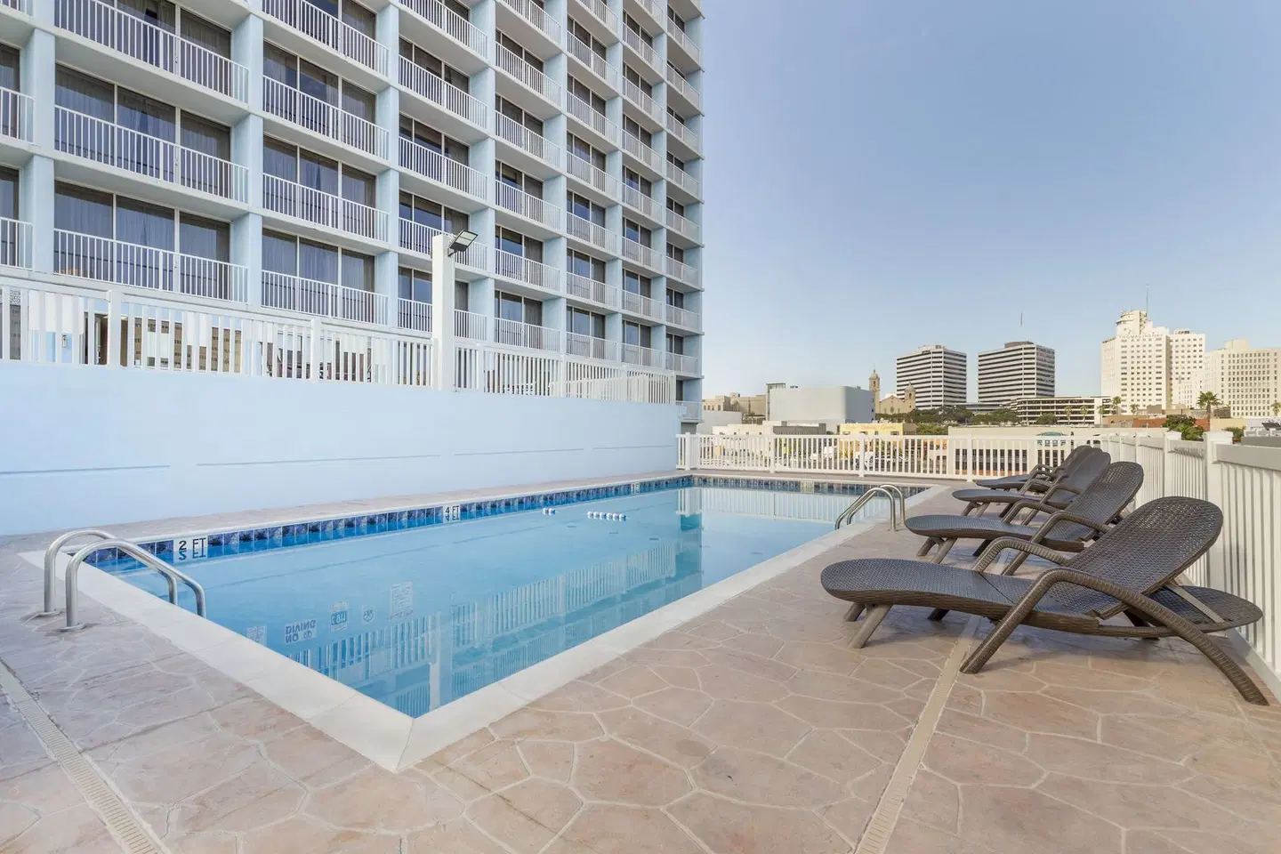 Best Western Corpus Christi OUTDOOR_POOL