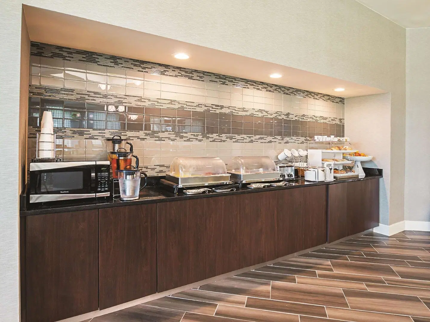 La Quinta Inn & Suites by Wyndham Fort Worth City View Restaurant