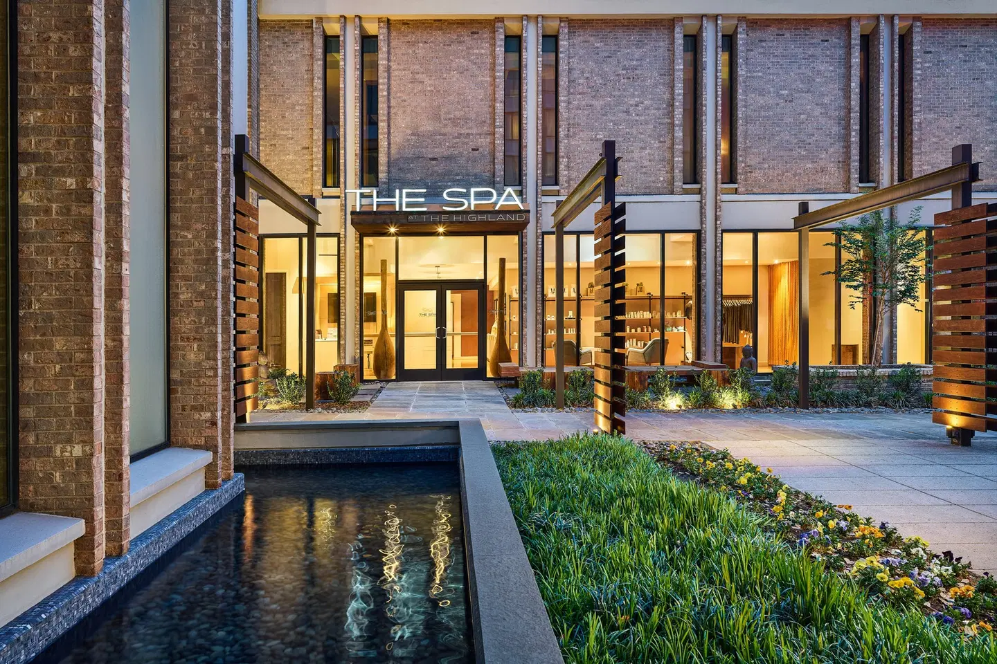 The Highland Dallas, Curio Collection by Hilton Terrasse