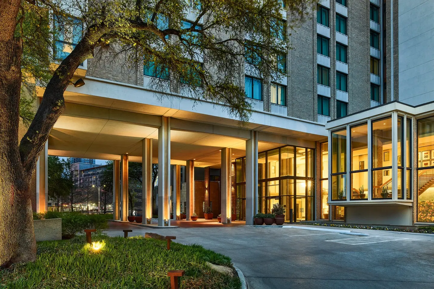 The Highland Dallas, Curio Collection by Hilton EXTERIOR