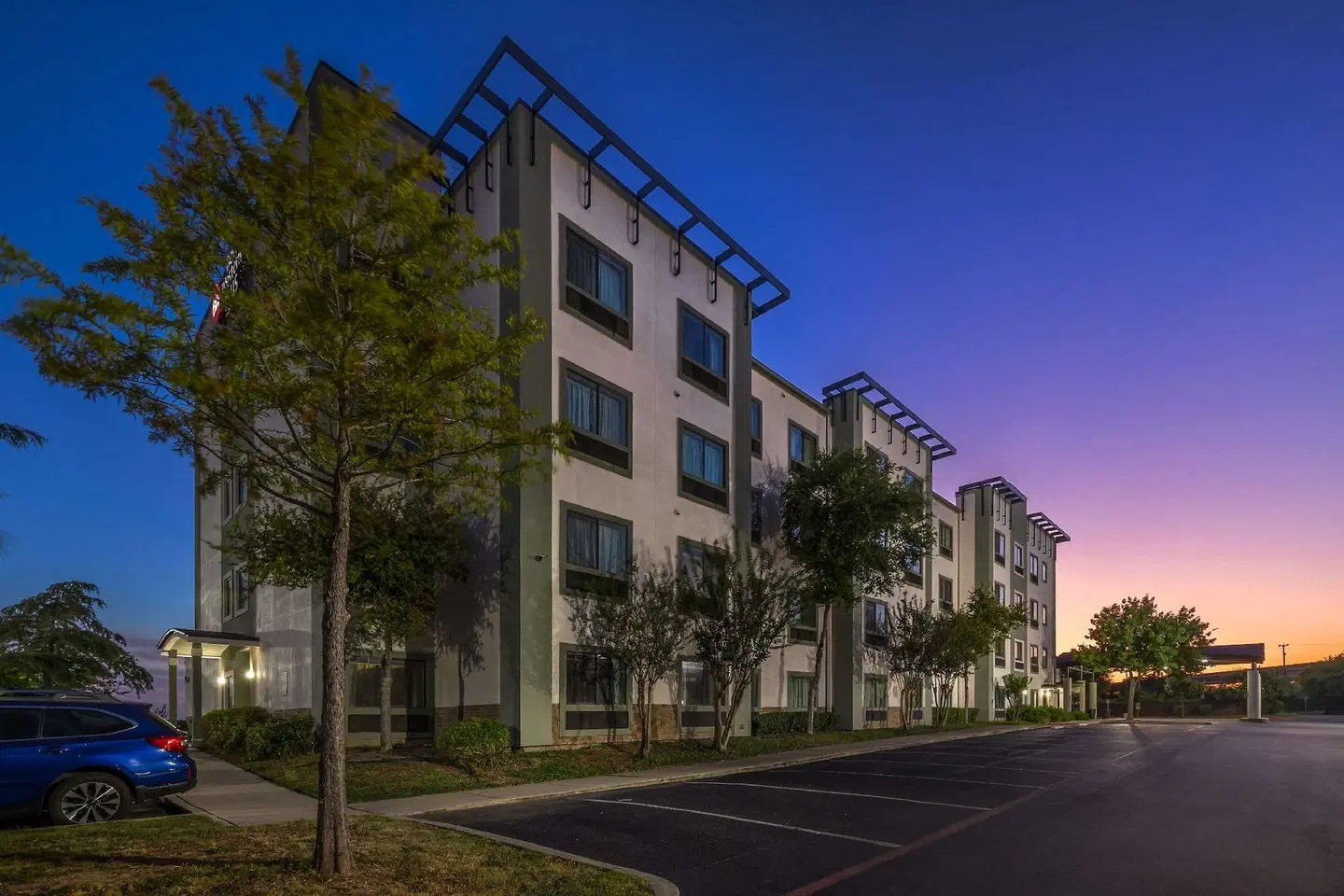 Best Western Plus Atrea Hotel and Suites EXTERIOR