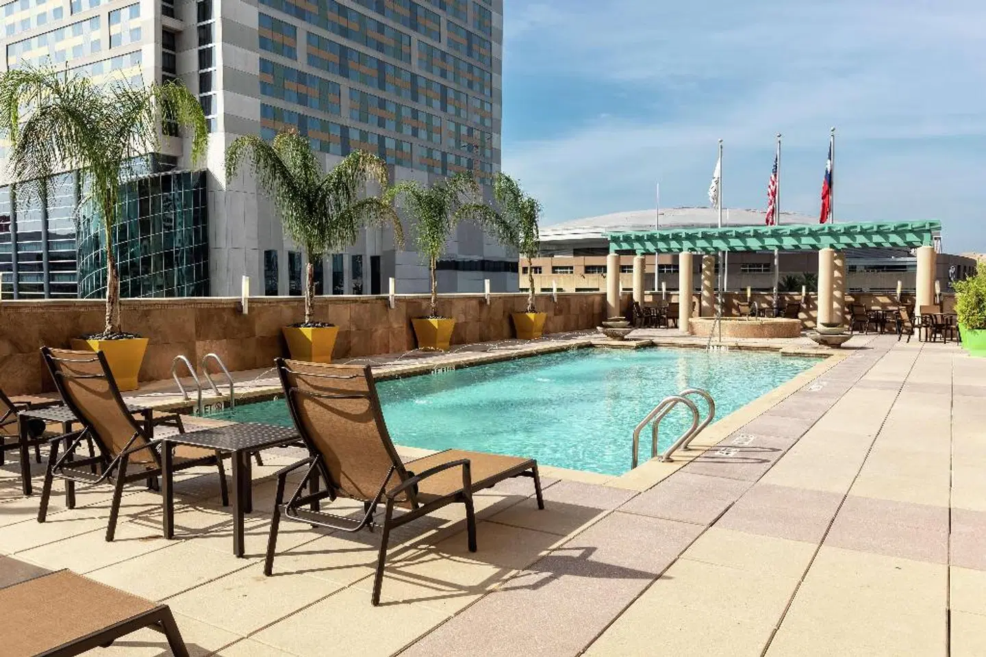 Embassy Suites by Hilton Houston Downtown Convention Center OUTDOOR_POOL