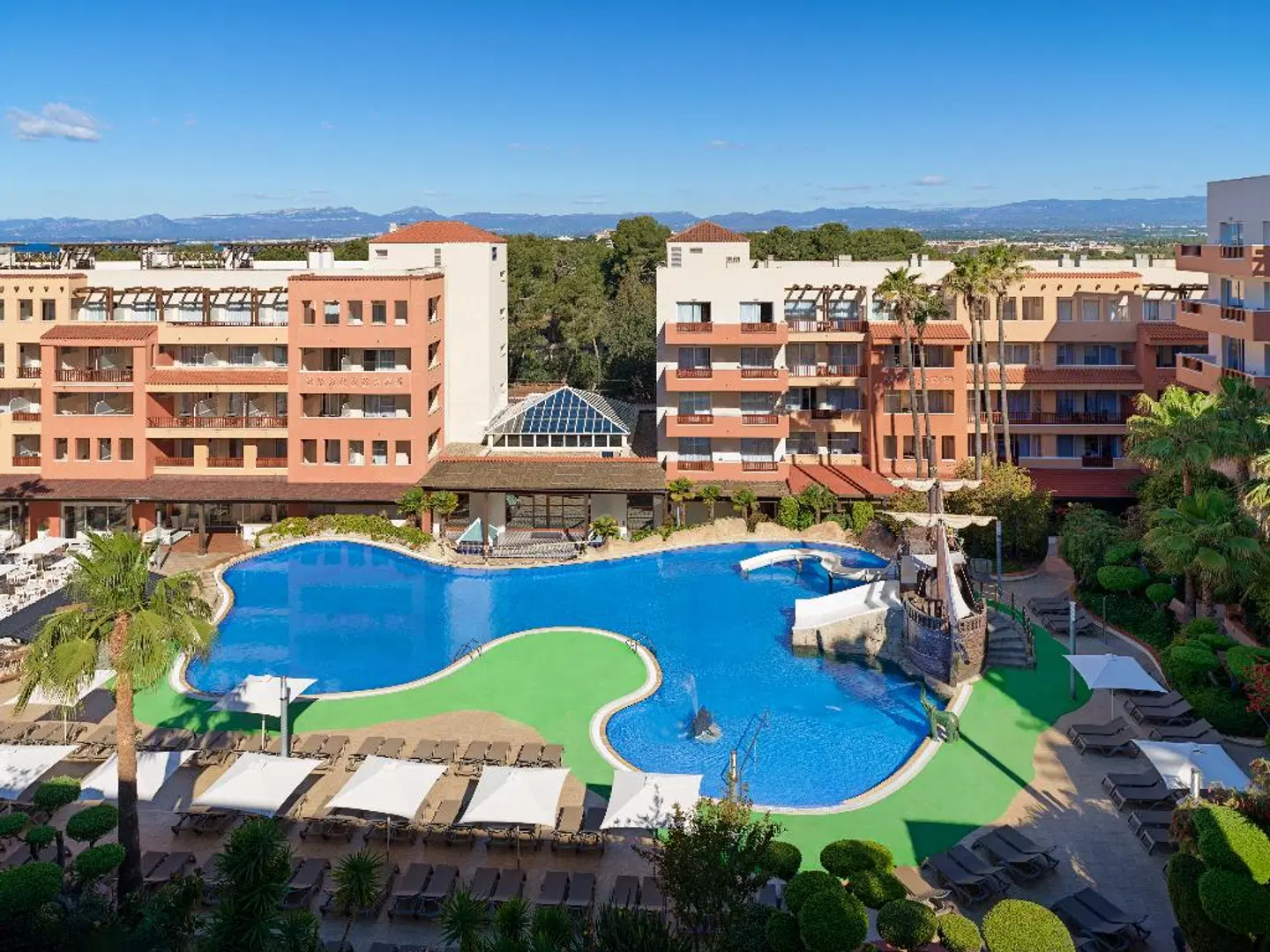 H10 Mediterranean Village OUTDOOR_POOL