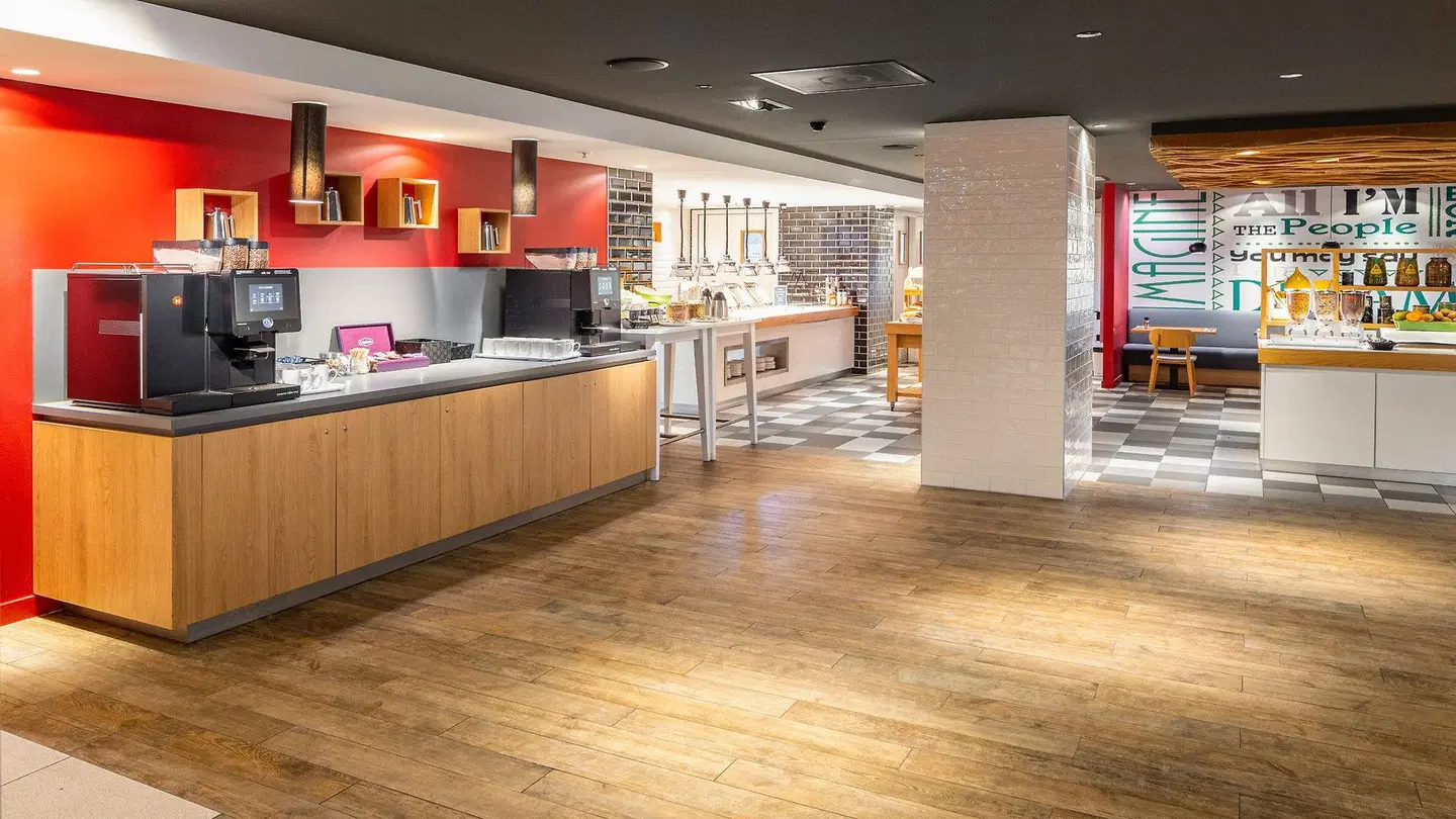 Holiday Inn Amsterdam - Arena Towers by IHG Bar