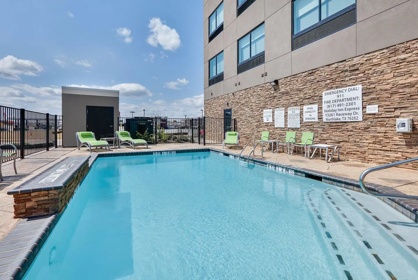 Holiday Inn Express & Suites Fort Worth North - Northlake by IHG OUTDOOR_POOL