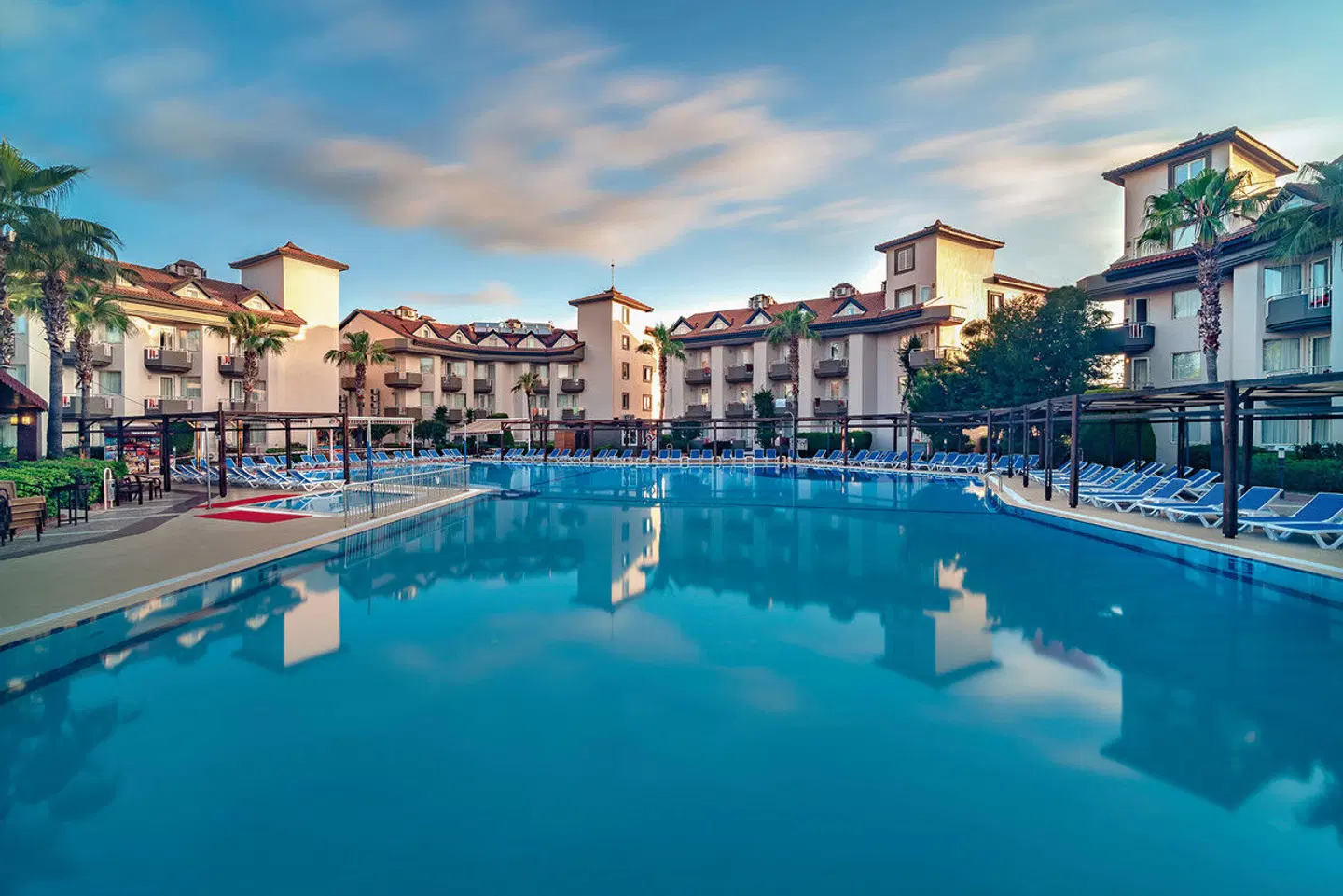 Orfeus Park OUTDOOR_POOL