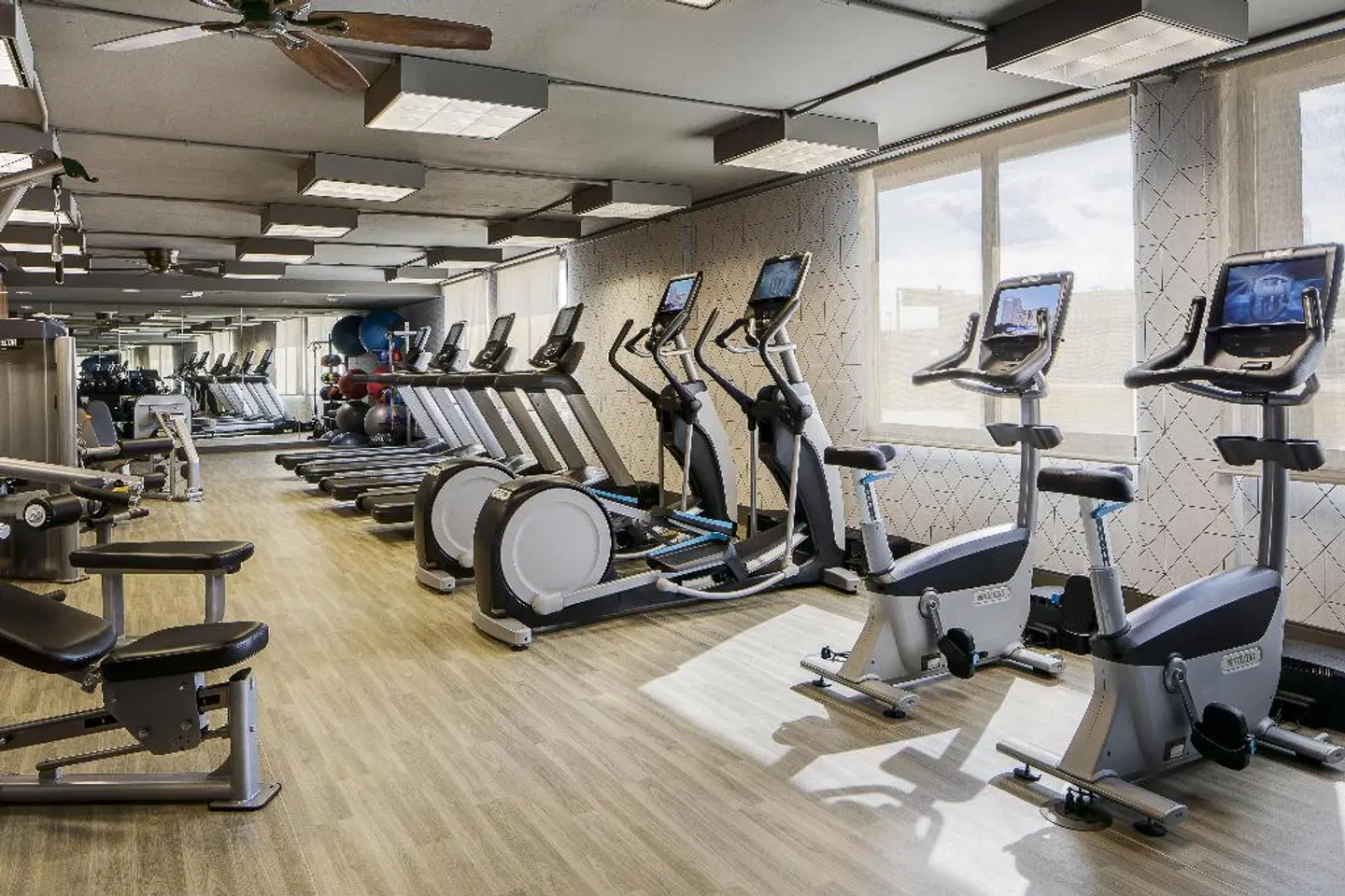 Hyatt Regency Dfw International Airport SPORTS_AND_LEISURE