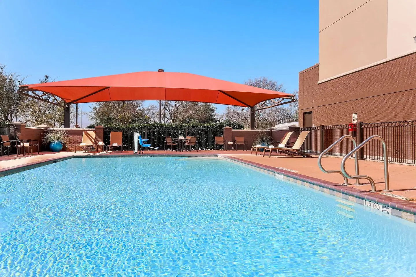Hyatt Place Dallas/Grapevine OUTDOOR_POOL