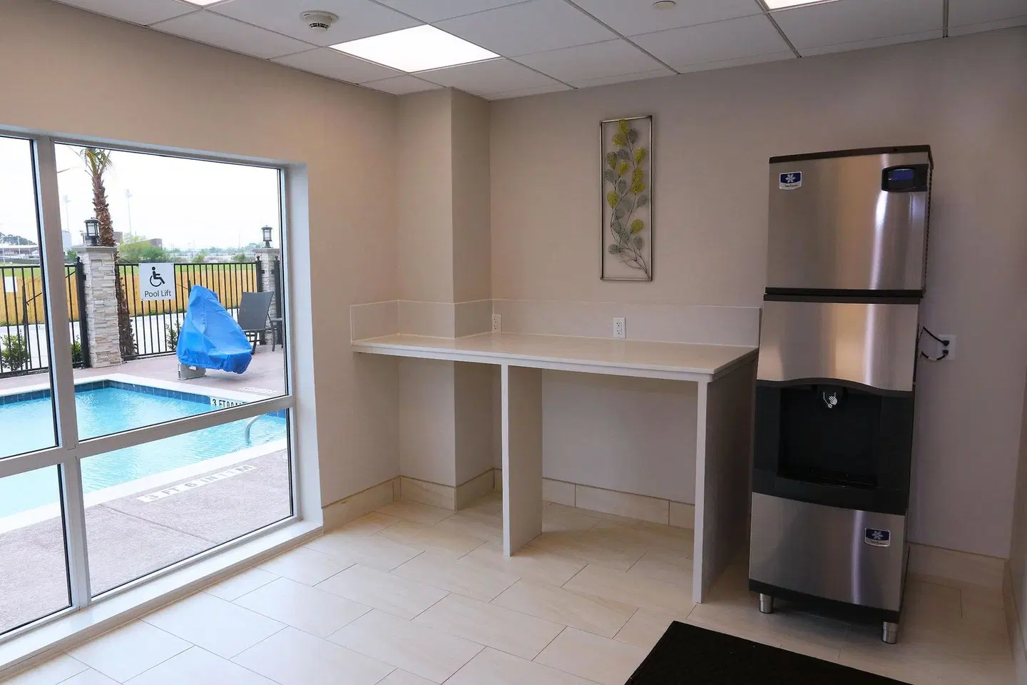 Holiday Inn Express & Suites Houston IAH - Beltway 8 by IHG ROOM_EXAMPLE