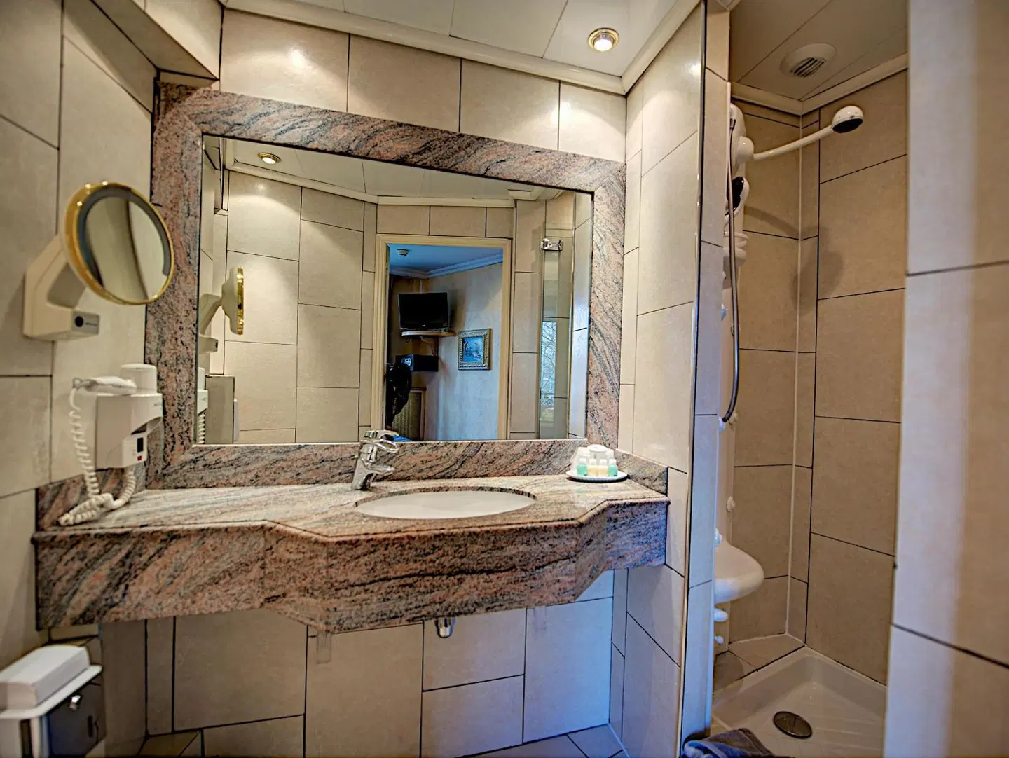 Hôtel Du Midi Paris Badezimmer