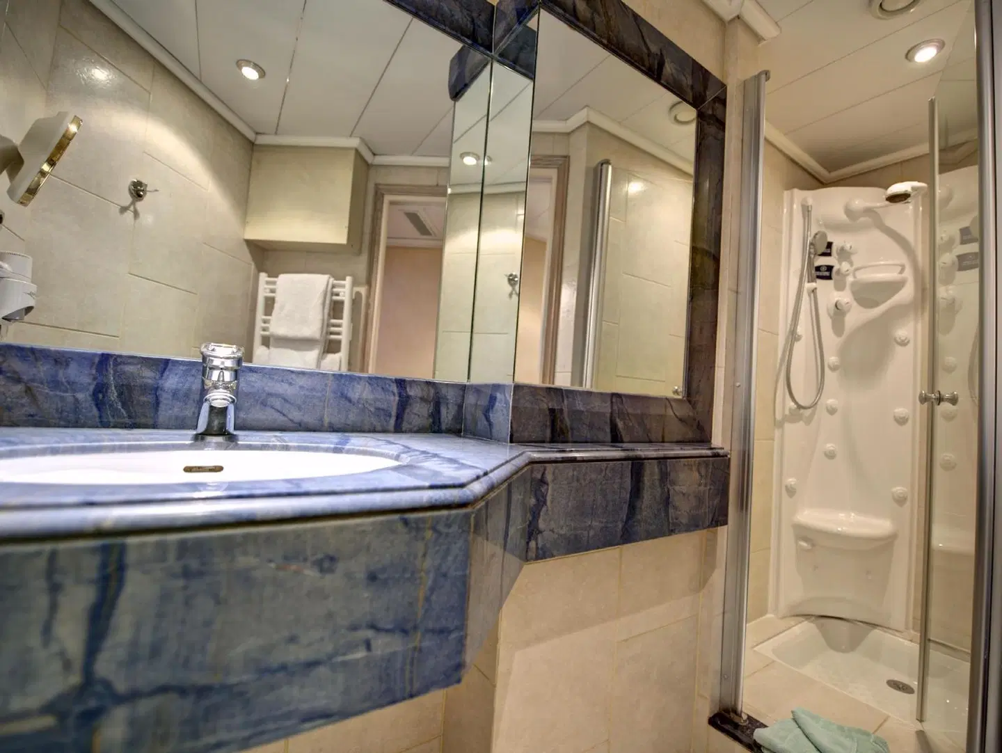 Hôtel Du Midi Paris Badezimmer