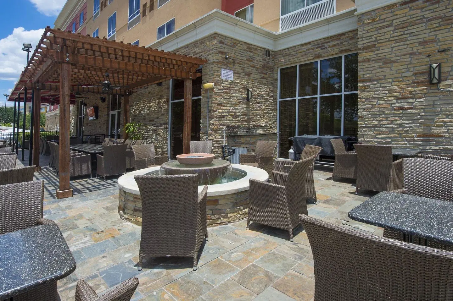 DoubleTree by Hilton Houston Westchase Terrasse