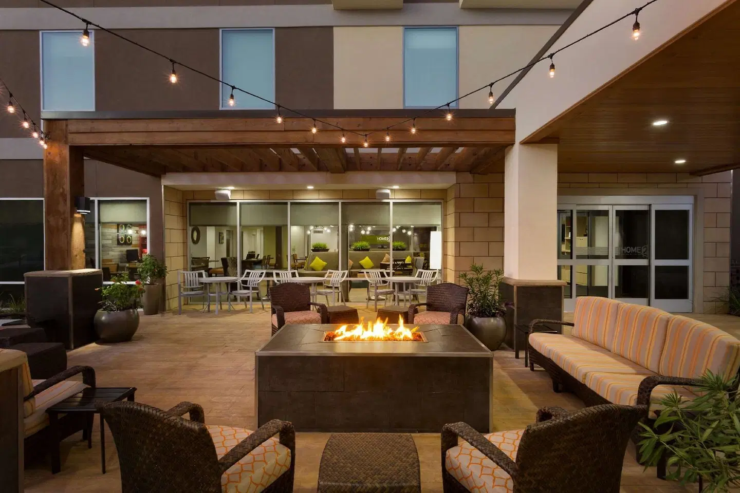 Home2 Suites by Hilton Shenandoah The Woodlands Terrasse