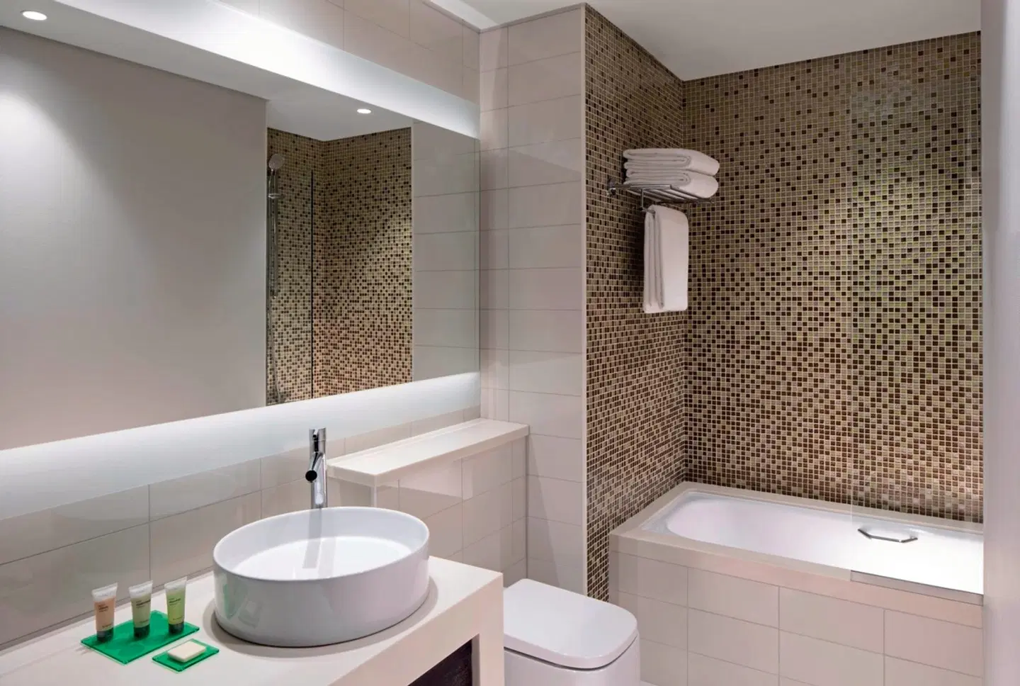 Hyatt Place Dubai Jumeirah Badezimmer